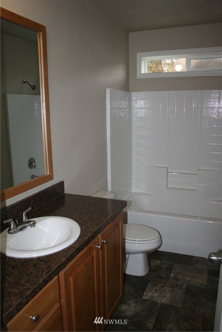 3620 Columbia Heights Road Longview, WA 98632 - Photo 12 of 25 Gallery Image 12