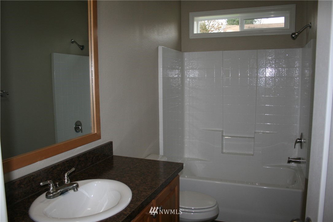 3620 Columbia Heights Road Longview, WA 98632 - Photo 13 of 25 Gallery Image 13