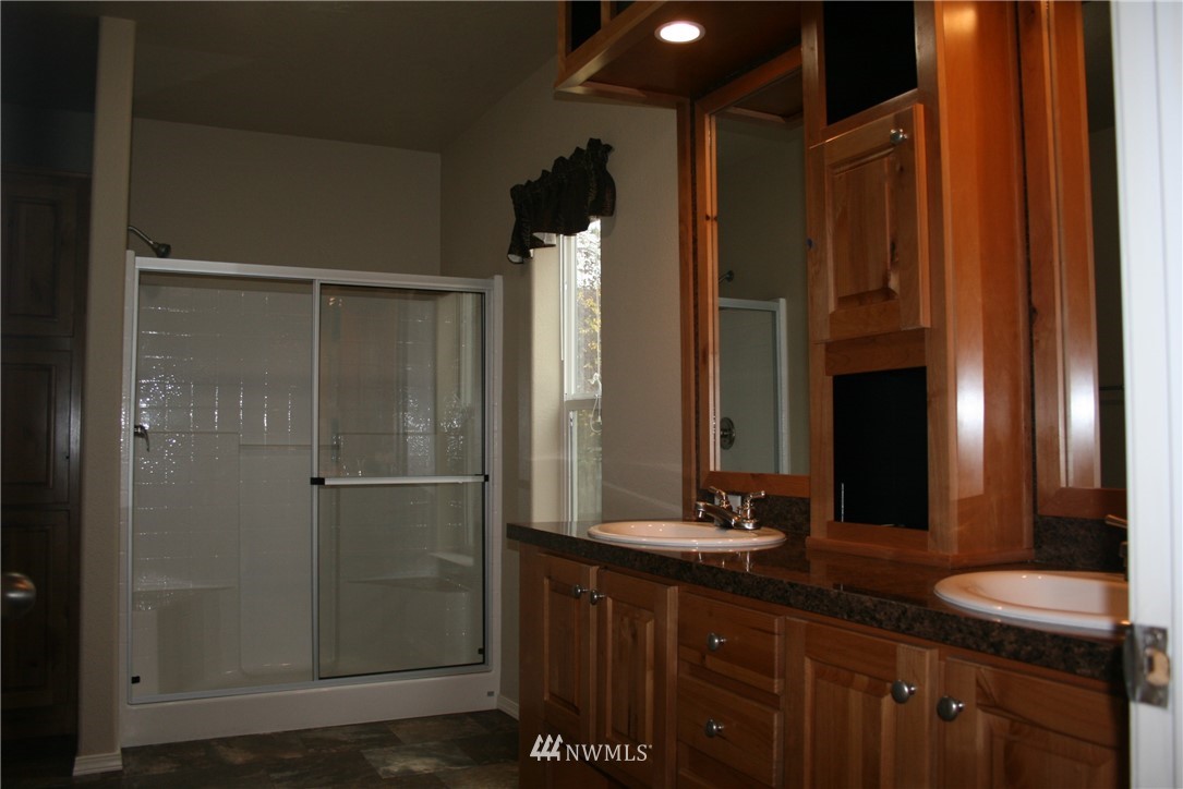 3620 Columbia Heights Road Longview, WA 98632 - Photo 20 of 25 Gallery Image 20