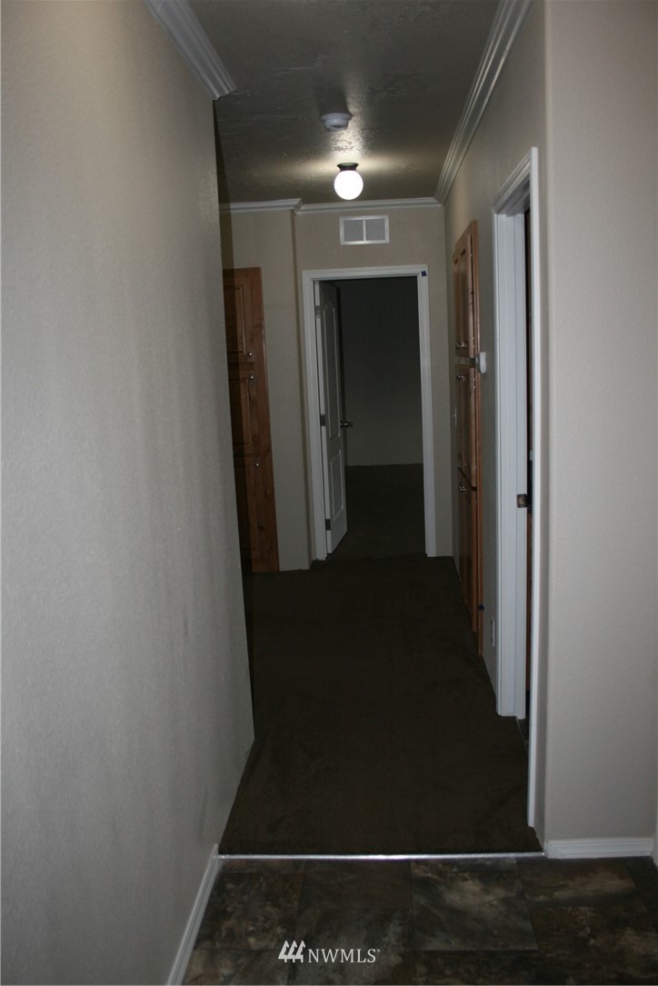 3620 Columbia Heights Road Longview, WA 98632 - Photo 10 of 25 Gallery Image 10