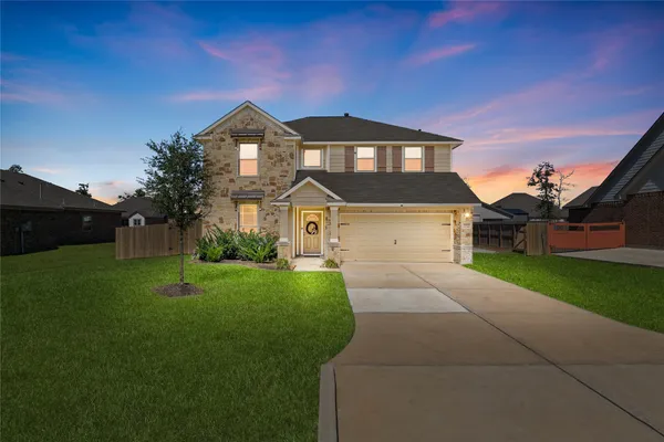 $370,000 | 12242 North Chestnut Hls Drive, Conroe, TX 77303