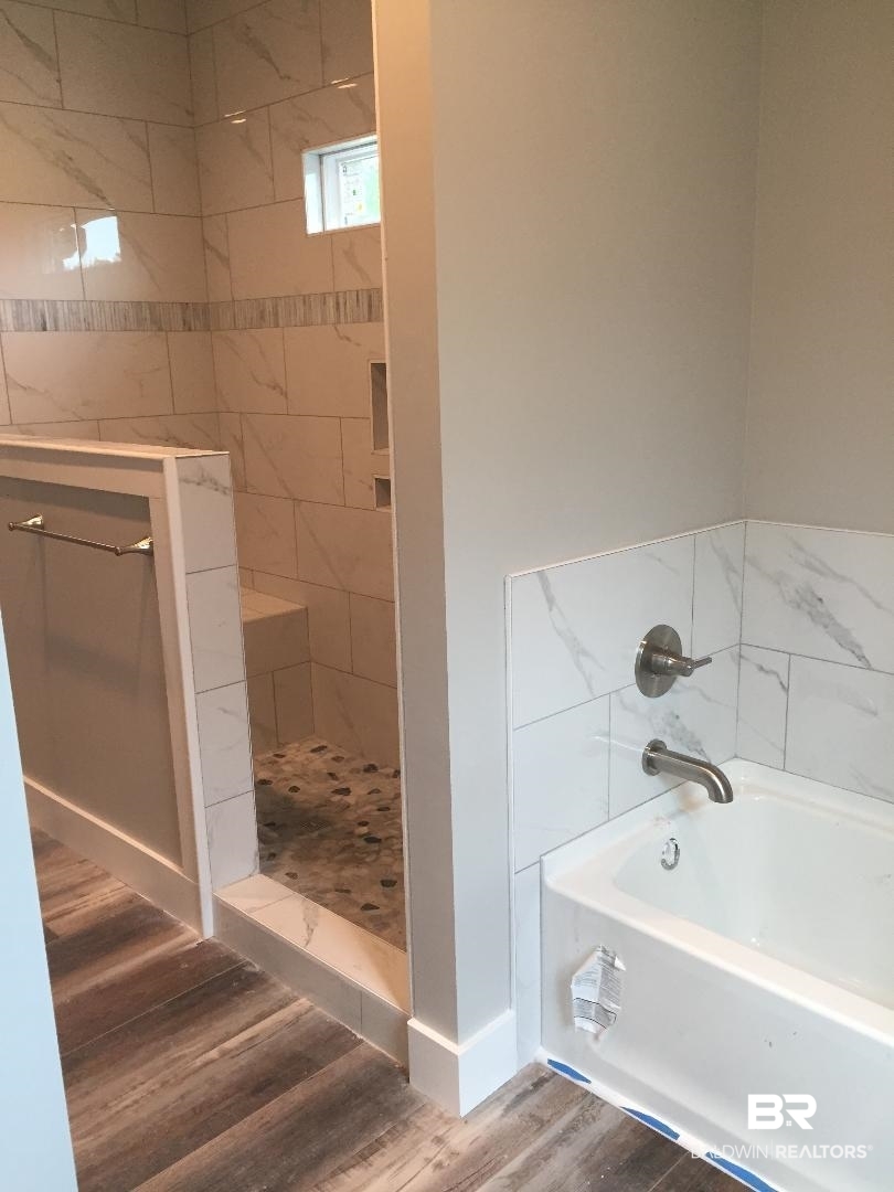 8173 Carmel Circle Foley, AL 36535 - Photo 12 of 16 master bath