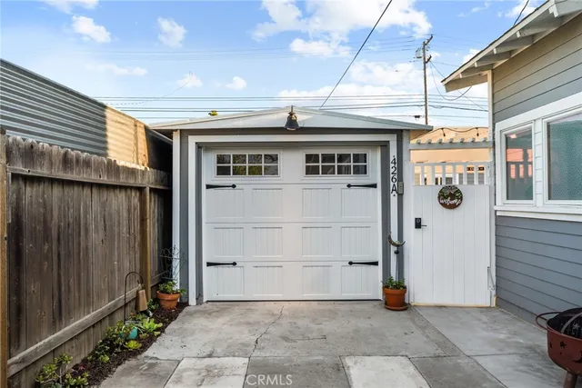 a view of a house with porch