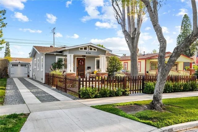 $2,800 | 426 Jacaranda Place, Unit A, Fullerton, CA 92832