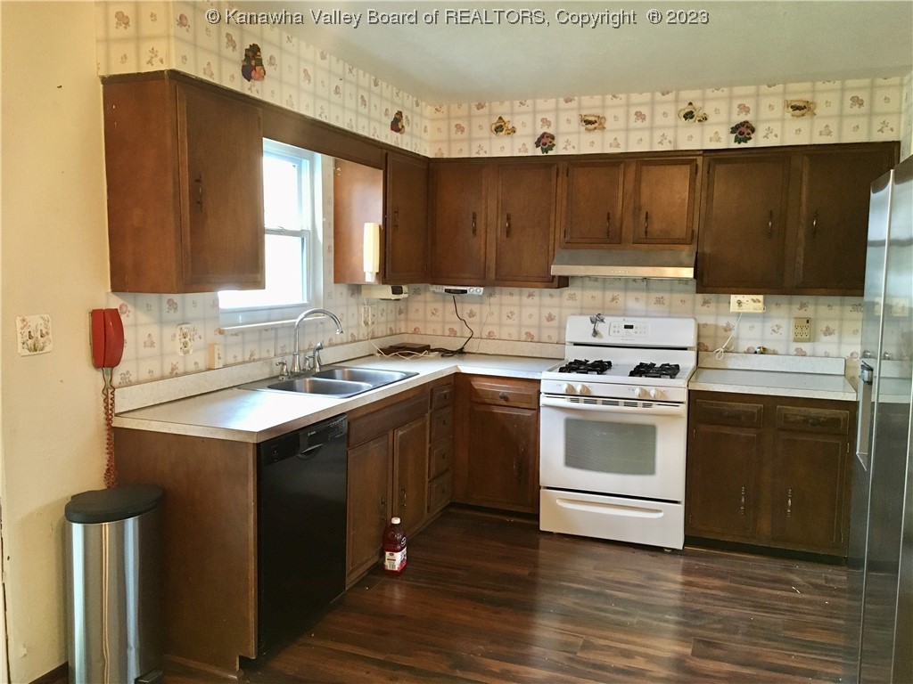 2749 Bills Creek Road Winfield, WV 25213 - Photo 10 of 33 Gallery Image 10