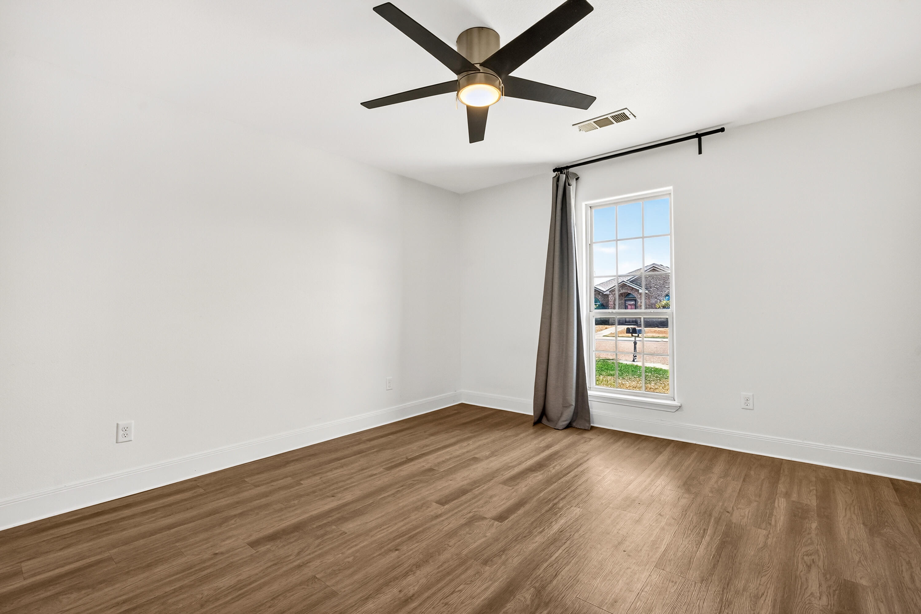 4803 Fordham Street Lubbock, TX 79416 - Photo 15 of 26 DSC03668