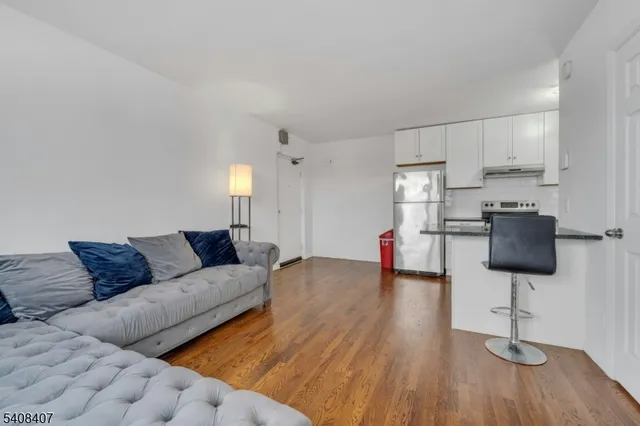 $1,750 | 377 Park Street, Hackensack, NJ 07601