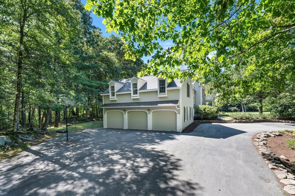 196 Newtown Road Acton, MA 01720 - Photo 3 of 41 Gallery Image 3