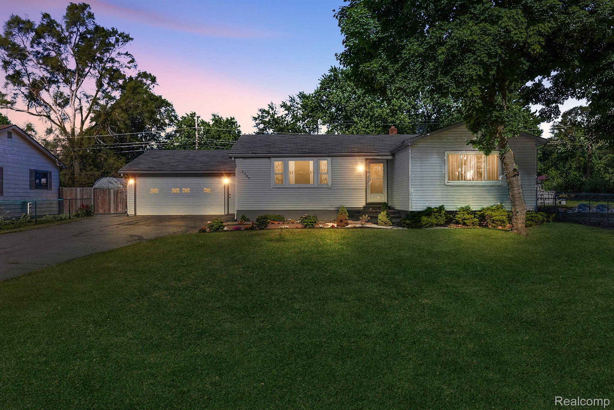 2757 Frembes Road Waterford, MI 48329 - Photo 1 of 38 Gallery Image 1