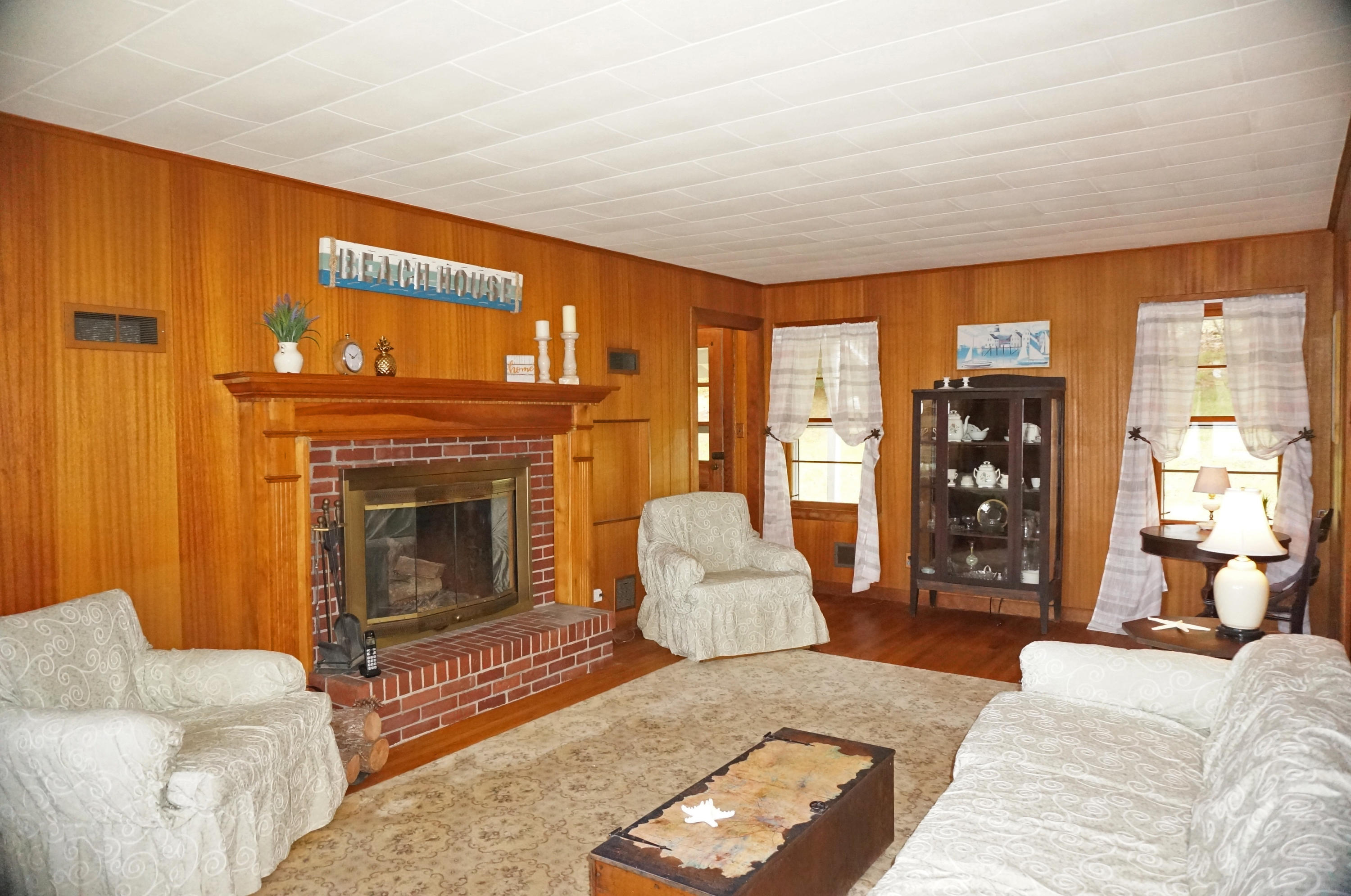 92 Stowe Road Sandwich, MA 02563 - Photo 10 of 33 Living from far front corner