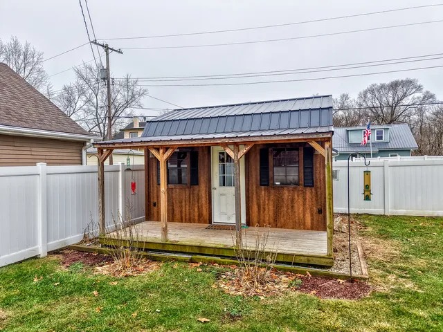 a front view of house with yard