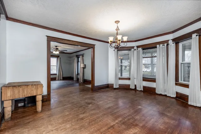 a view of an entryway with a workspace