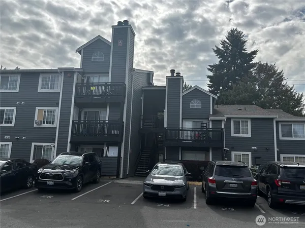 $312,800 | 22810 30th Avenue South, Unit A204, Des Moines, WA 98198
