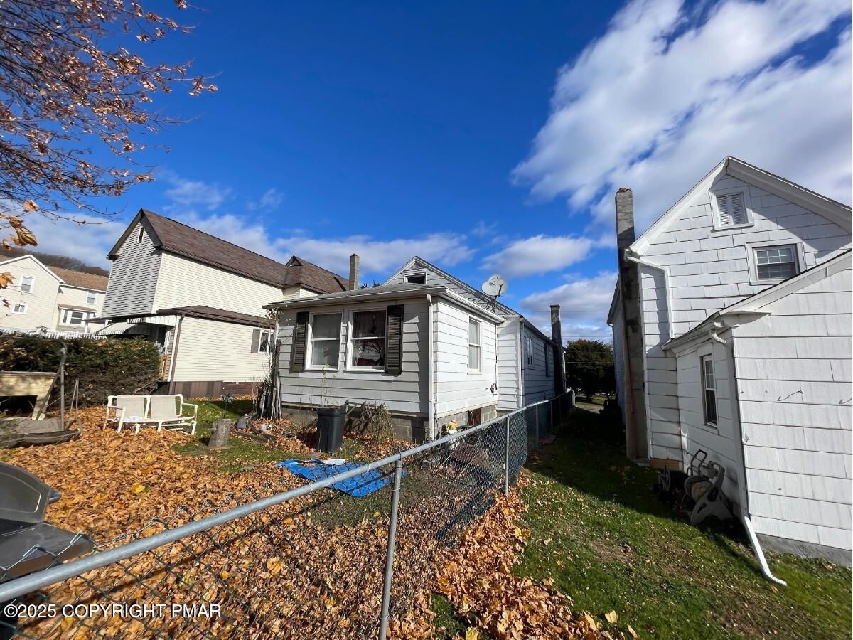 814 Charles Street Luzerne, PA 18709 - Photo 4 of 101 814 Charles St