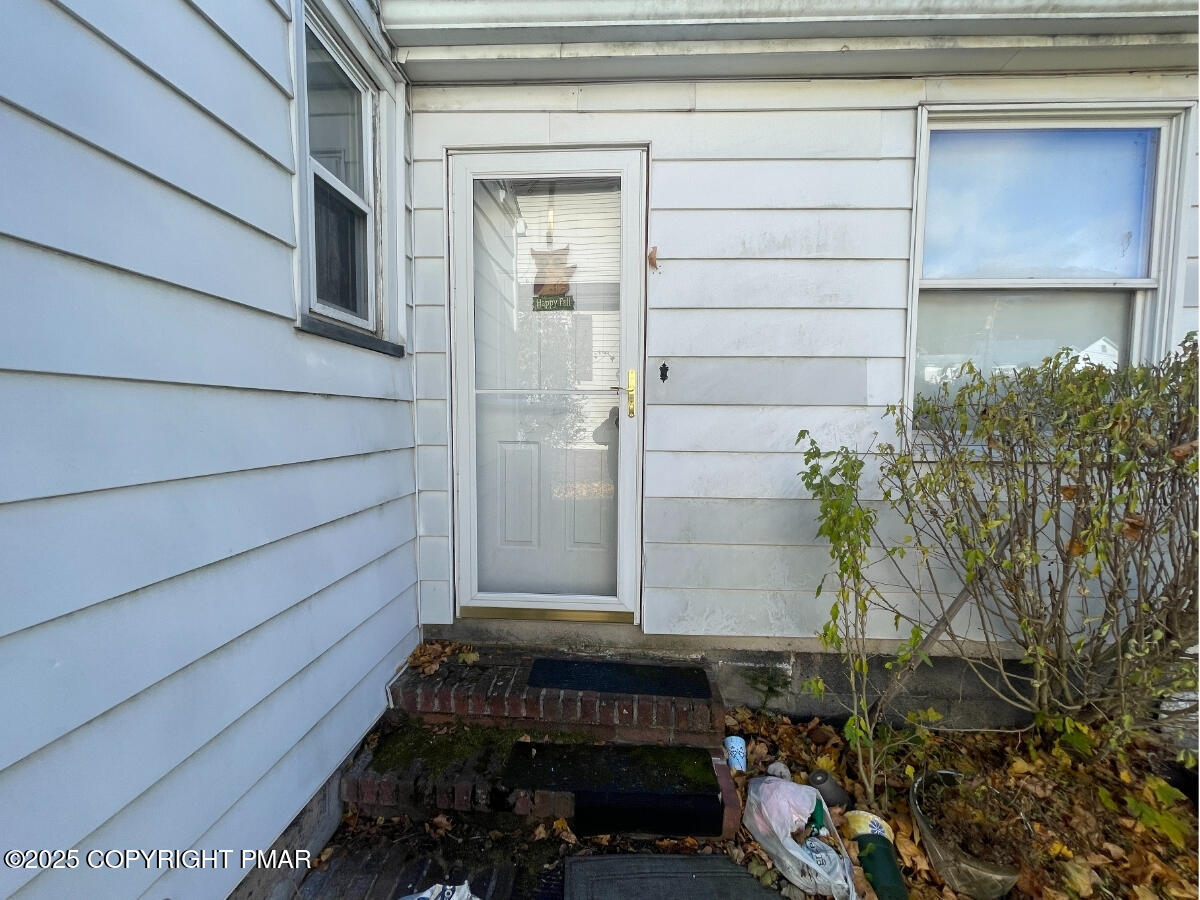 814 Charles Street Luzerne, PA 18709 - Photo 9 of 101 814 Charles St