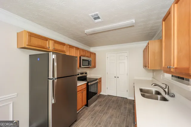 $2,075 | 752 Wood Bend Court, Riverdale, GA 30296