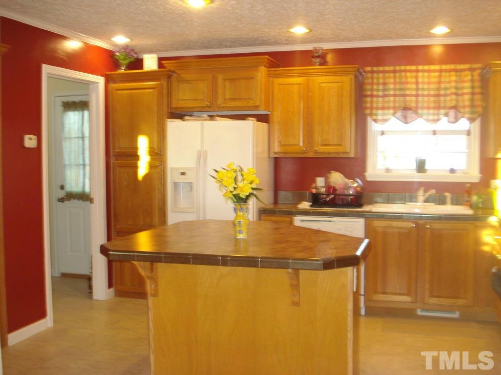 76 Suggs Road Dunn, NC 28334 - Photo 9 of 16 Gallery Image 9