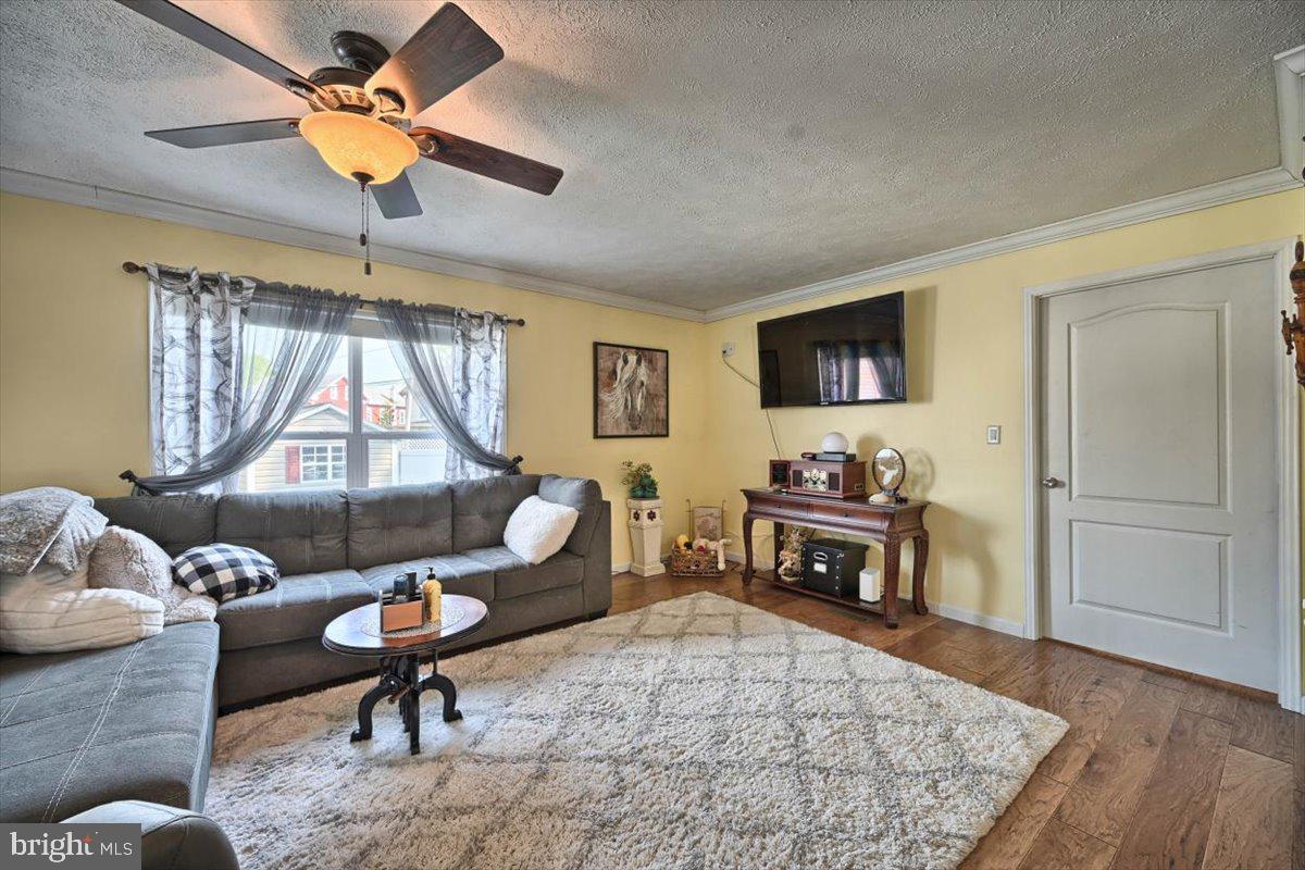 7 Janis Road Gordonville, PA 17529 - Photo 6 of 31 Gallery Image 6