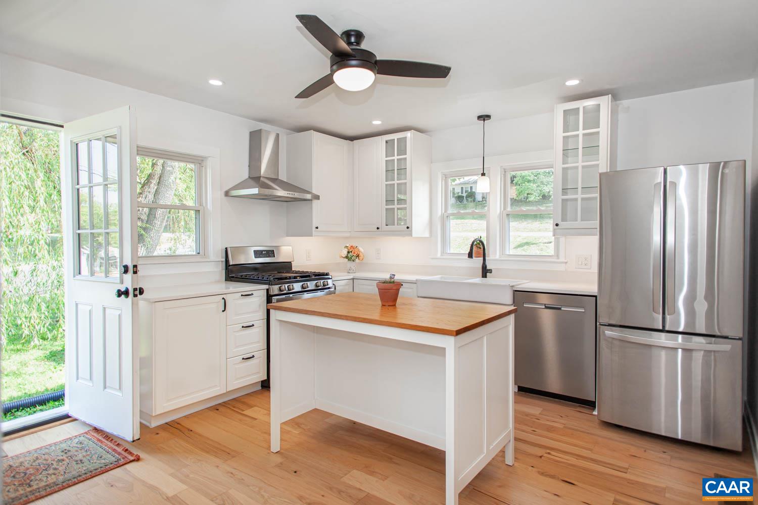 1075 Lyndhurst Road Waynesboro, VA 22980 - Photo 4 of 30 Gallery Image 4