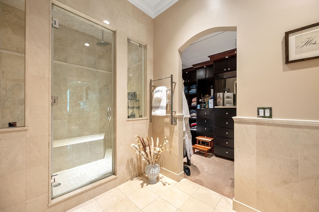 221 Victory Road, Unit 221 Quincy, MA 02171 - Photo 22 of 34 a view of a hallway with a living room