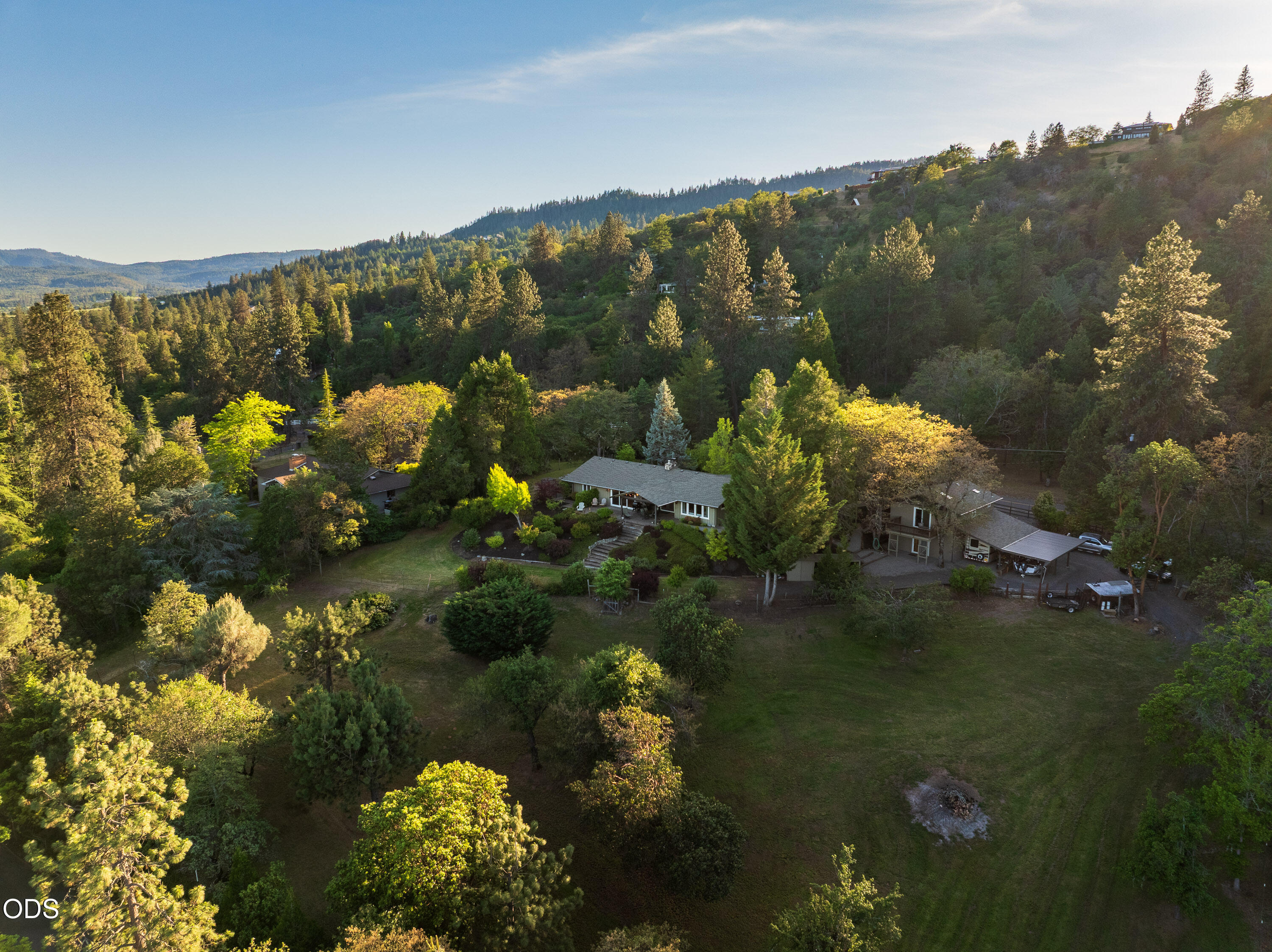 2564 Old Military Road Central Point, OR 97502 - Photo 4 of 58