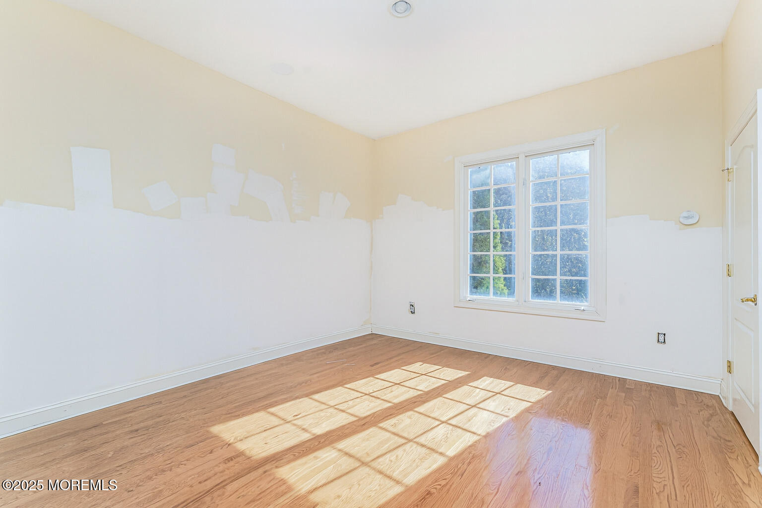 97 Stone Hill Road Colts Neck, NJ 07722 - Photo 18 of 51 an empty room with a window
