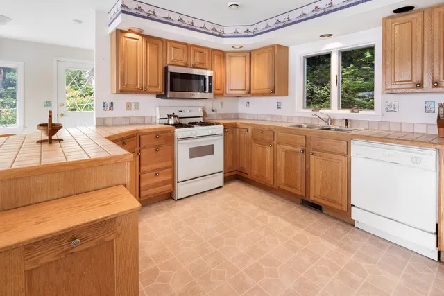 $1,575,000 | 37-38 South Dyers Cove Road, Harpswell, ME 04079