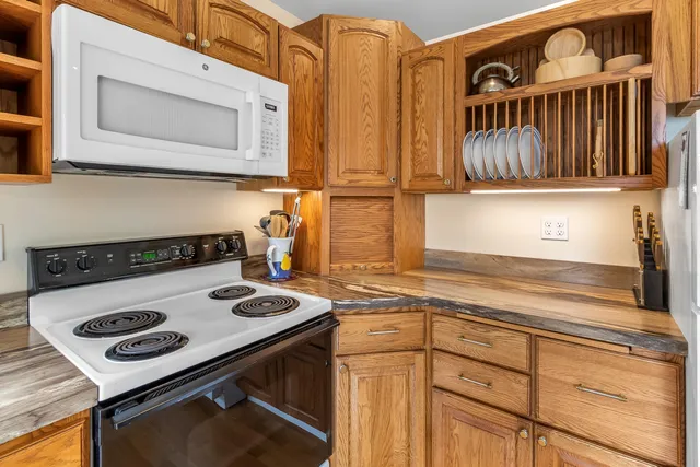 $1,575,000 | 37-38 South Dyers Cove Road, Harpswell, ME 04079