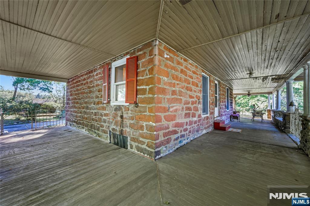 124 Rivervale Road Park Ridge, NJ 07656 - Photo 11 of 46 Gallery Image 11
