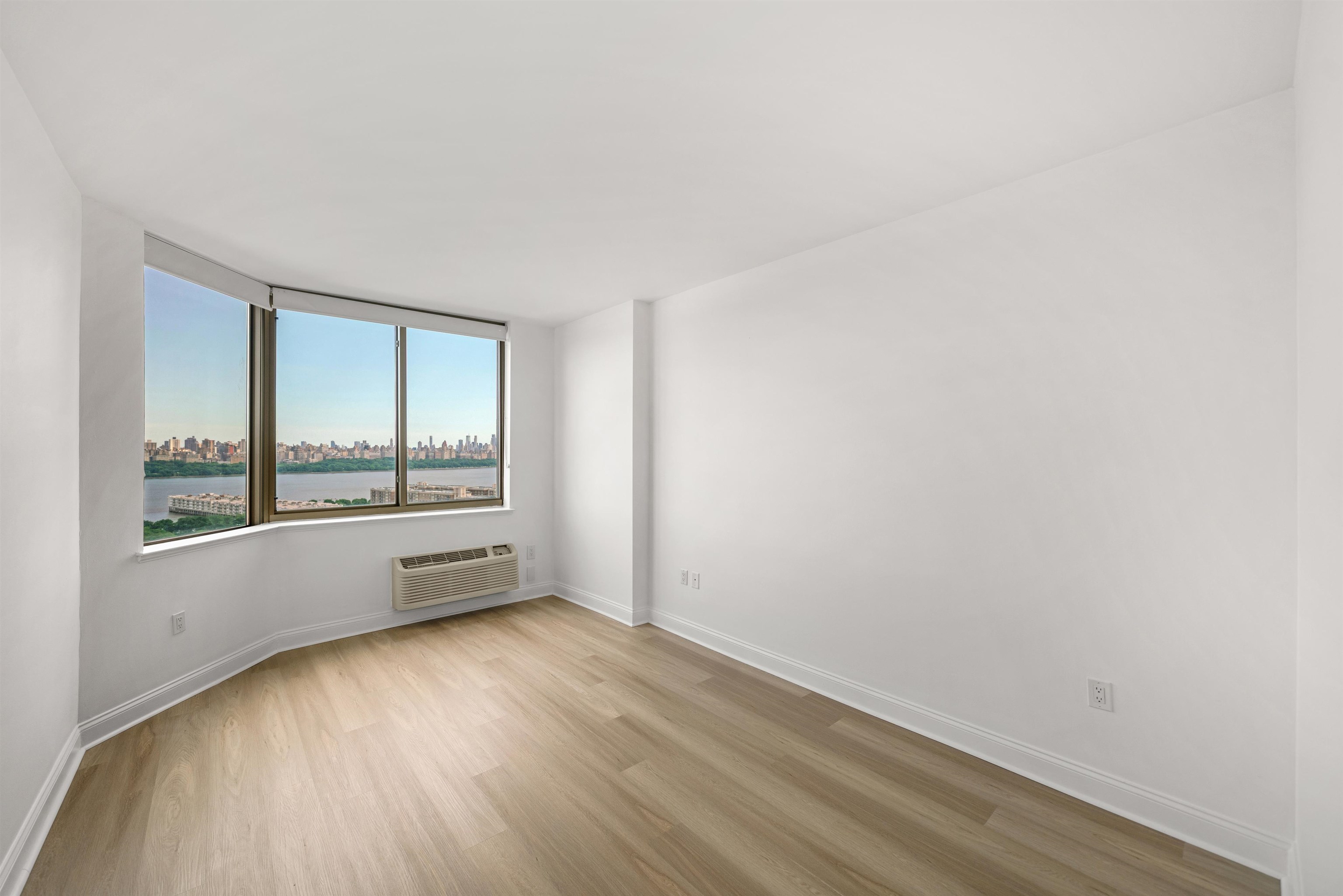 99 Gorge Road, Unit 1405 Edgewater, NJ 07020 - Photo 11 of 15
