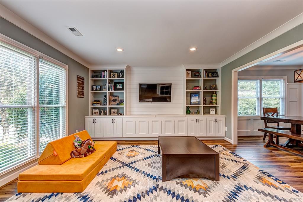 4733 Truscott Road Charlotte, NC 28226 - Photo 4 of 27 Gallery Image 4