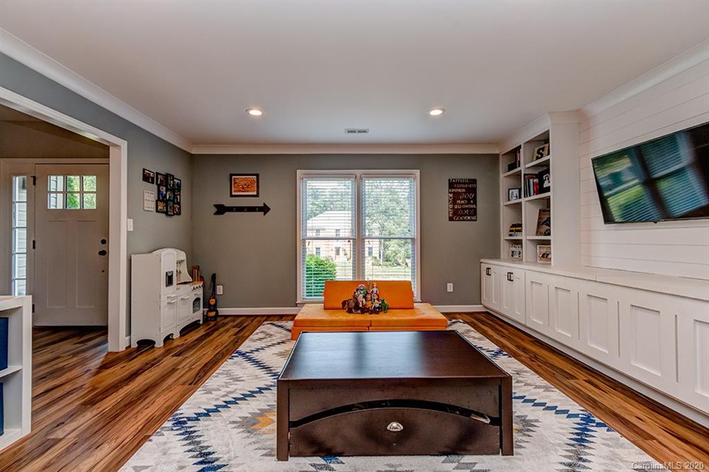 4733 Truscott Road Charlotte, NC 28226 - Photo 5 of 27 Gallery Image 5