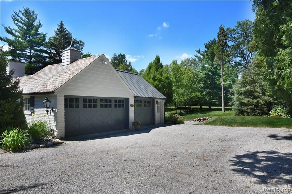 32135 Bingham Road Bingham Farms, MI 48025 - Photo 37 of 47