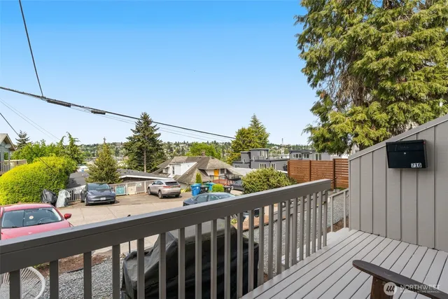 a view of multiple houses with yard