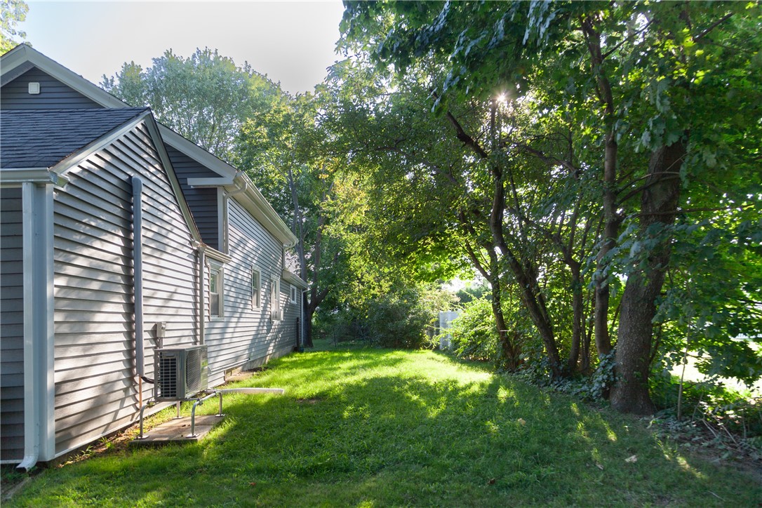 214 Mapleton Street Cranston, RI 02910 - Photo 35 of 39 Gallery Image 35