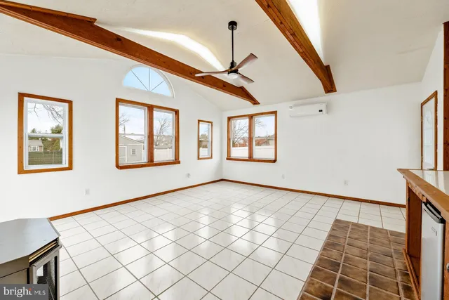 $2,550 | 586 A Olive Street, Unit B, Warminster, PA 18974