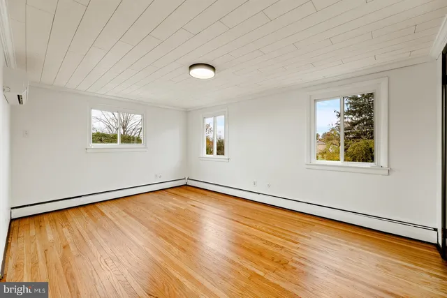 $2,550 | 586 A Olive Street, Unit B, Warminster, PA 18974