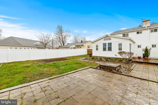 $2,550 | 586 A Olive Street, Unit B, Warminster, PA 18974