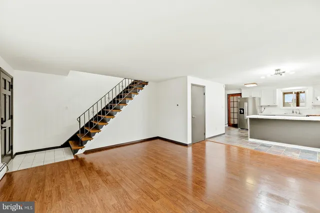 $2,550 | 586 A Olive Street, Unit B, Warminster, PA 18974