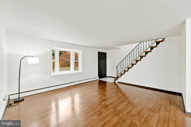 $2,550 | 586 A Olive Street, Unit B, Warminster, PA 18974