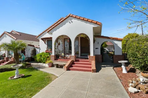 $1,375,000 | 803-811 East 5th Street, Benicia, CA 94510