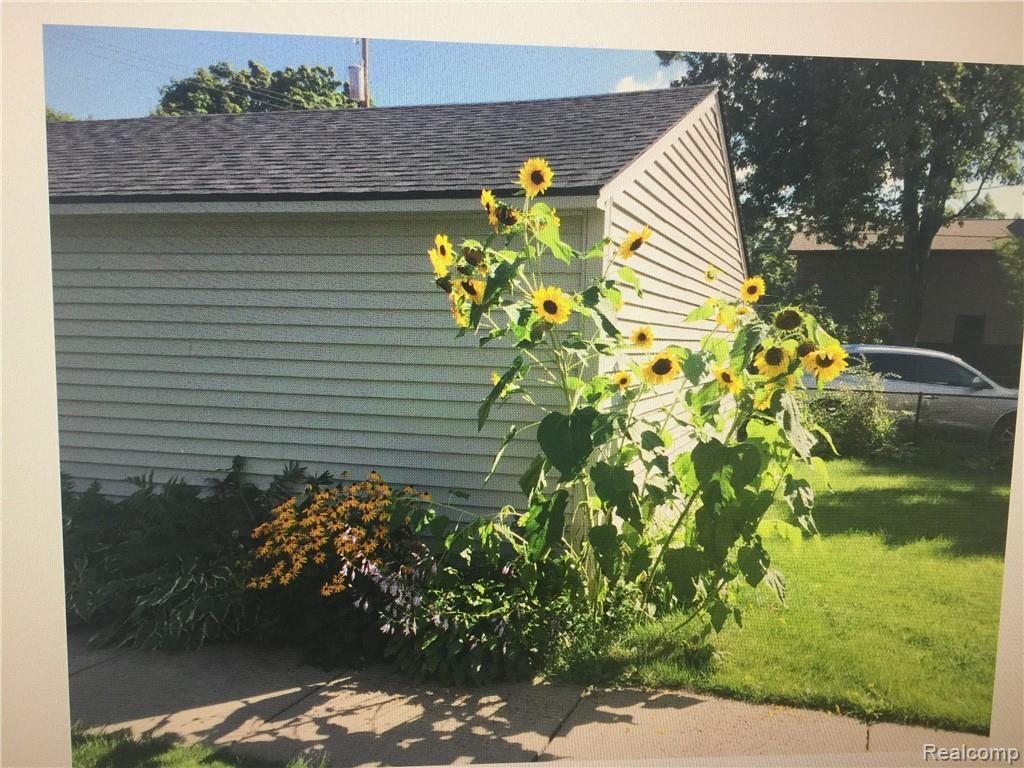2913 Lansdowne Road Waterford, MI 48329 - Photo 20 of 24