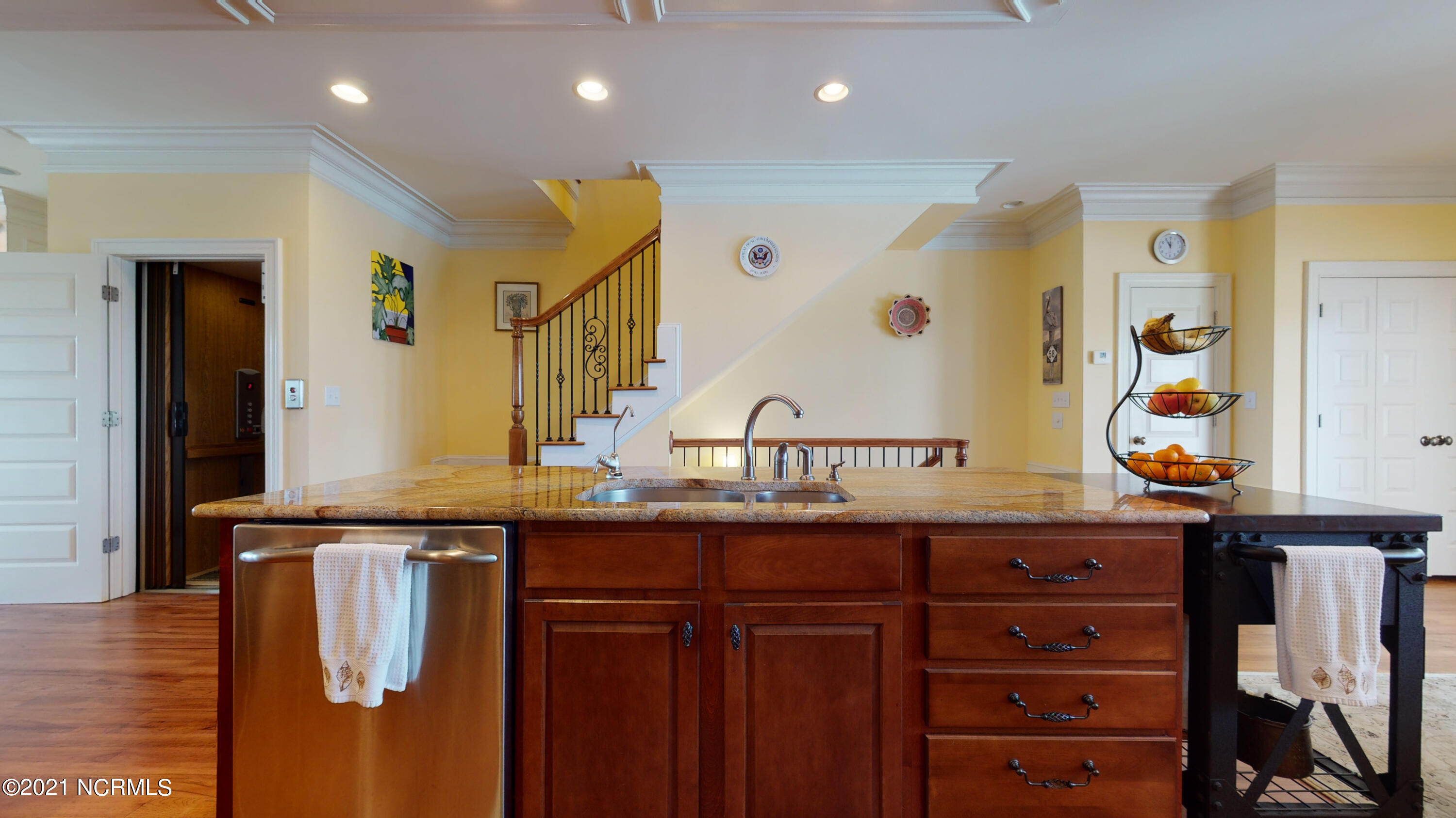 116 Salter Path Road, Unit 102 Pine Knoll Shores, NC 28512 - Photo 17 of 55 Kitchen