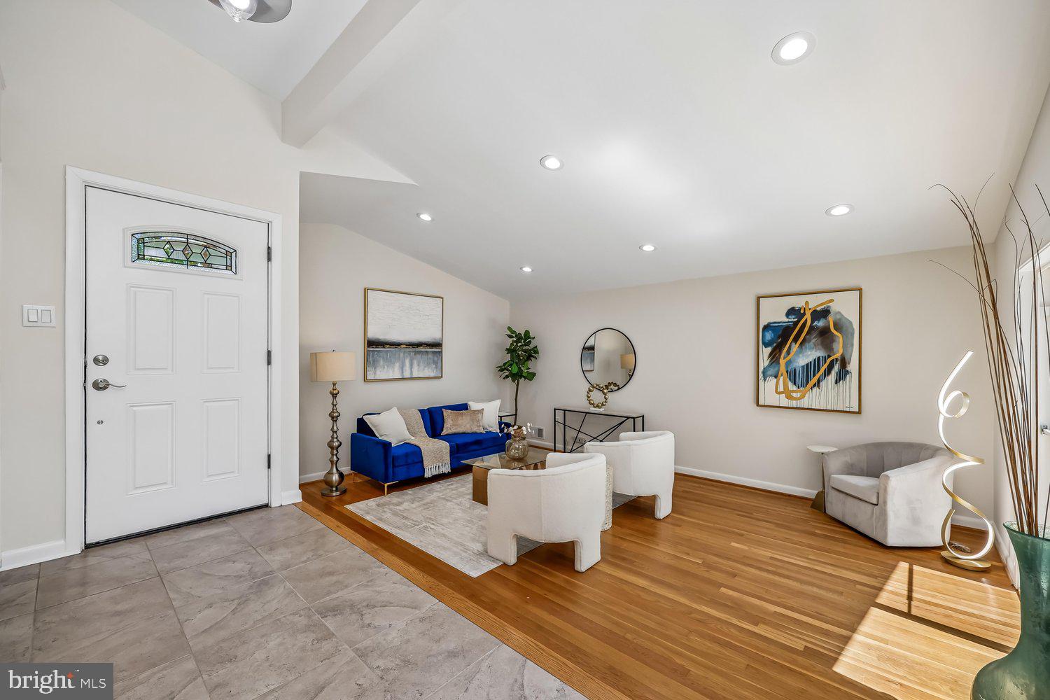 300 Gilsan Court Silver Spring, MD 20902 - Photo 39 of 117 Foyer