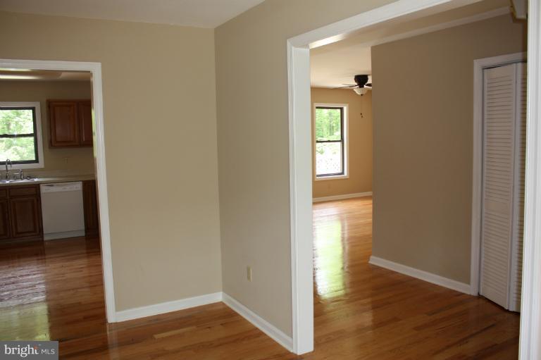 6002 Bills Road Mineral, VA 23117 - Photo 4 of 30 Interior (General)