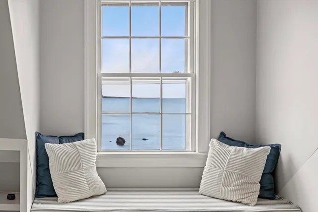 $2,950 | 3 Circle Street, Unit 3, Marblehead, MA 01945