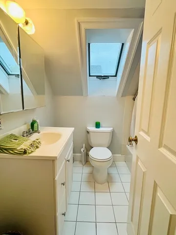 $2,950 | 3 Circle Street, Unit 3, Marblehead, MA 01945