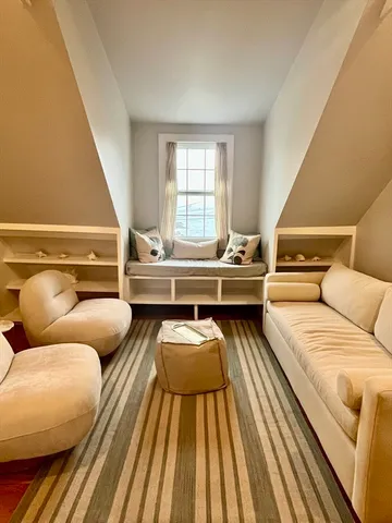 $2,950 | 3 Circle Street, Unit 3, Marblehead, MA 01945