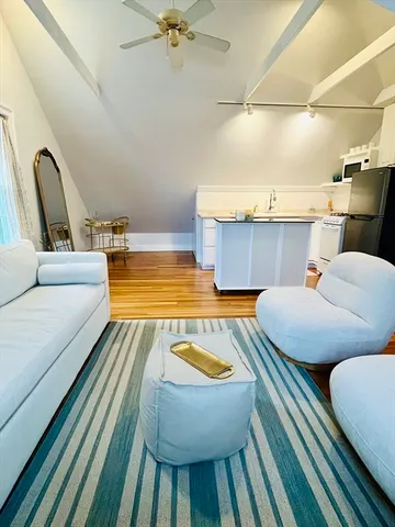 $2,950 | 3 Circle Street, Unit 3, Marblehead, MA 01945