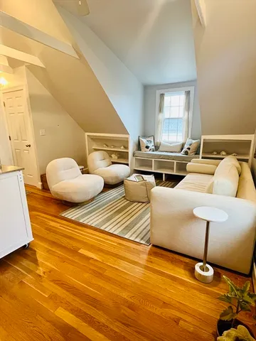 $2,950 | 3 Circle Street, Unit 3, Marblehead, MA 01945